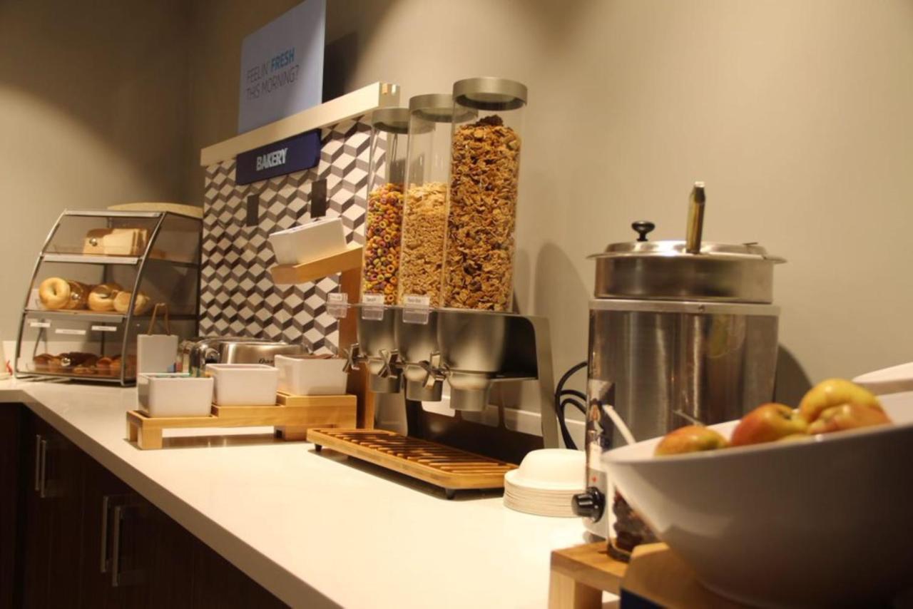 Holiday Inn Express & Suites Huntsville By Ihg Esterno foto