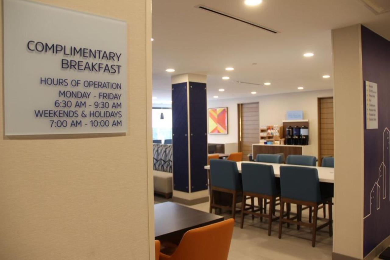 Holiday Inn Express & Suites Huntsville By Ihg Esterno foto