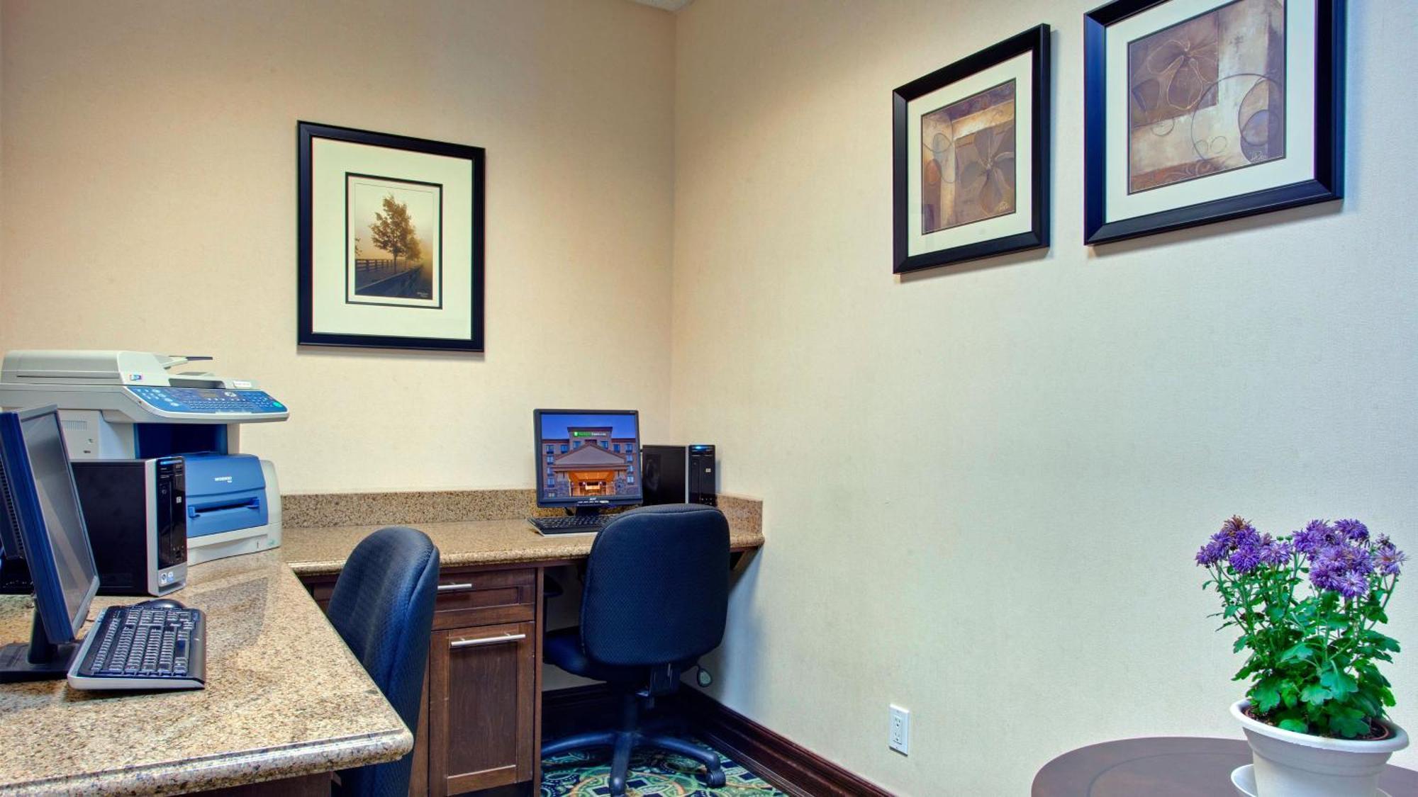 Holiday Inn Express & Suites Huntsville By Ihg Esterno foto