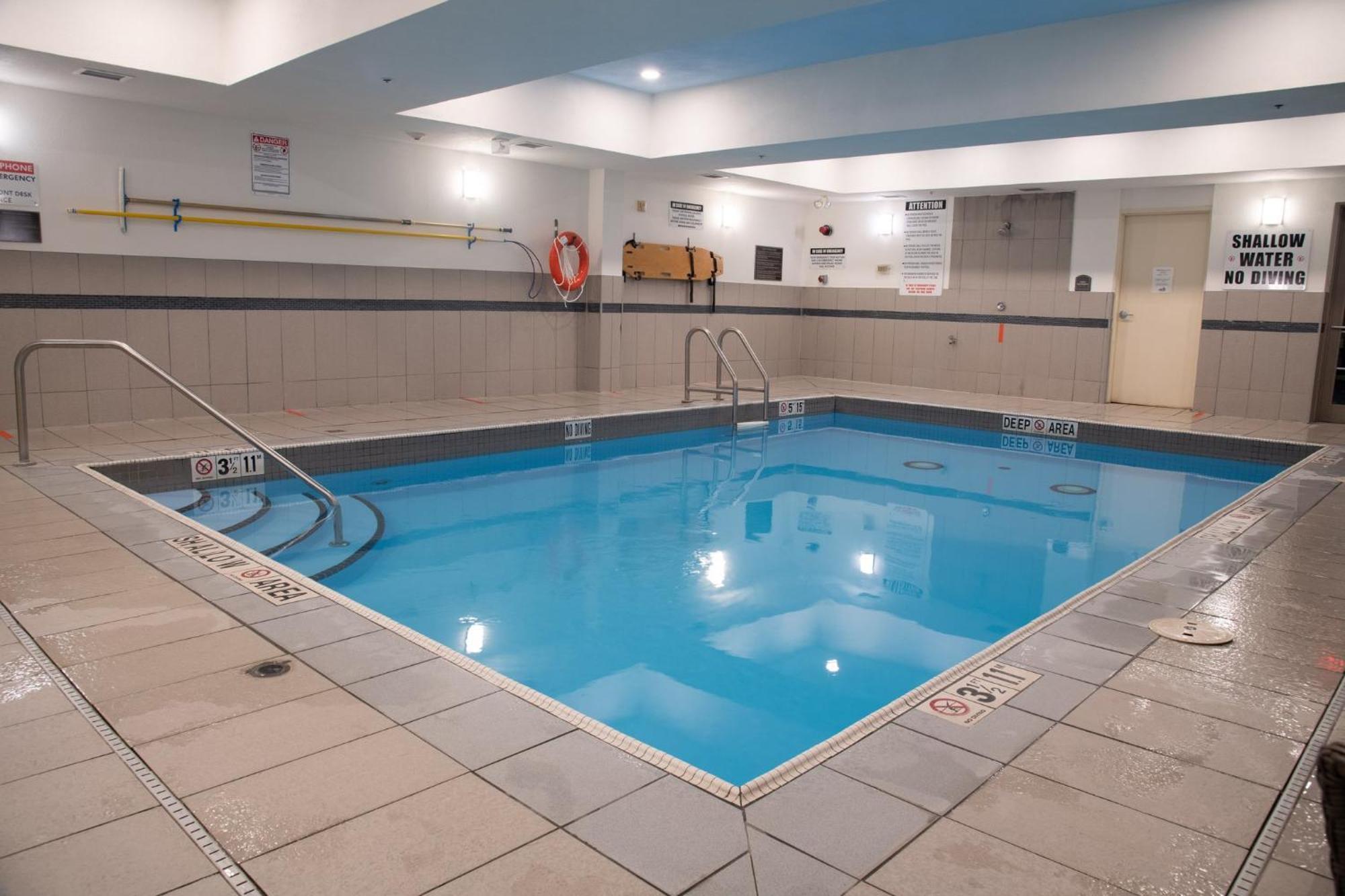 Holiday Inn Express & Suites Huntsville By Ihg Esterno foto