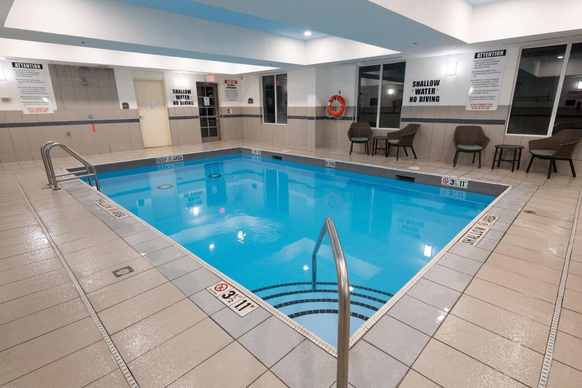 Holiday Inn Express & Suites Huntsville By Ihg Esterno foto