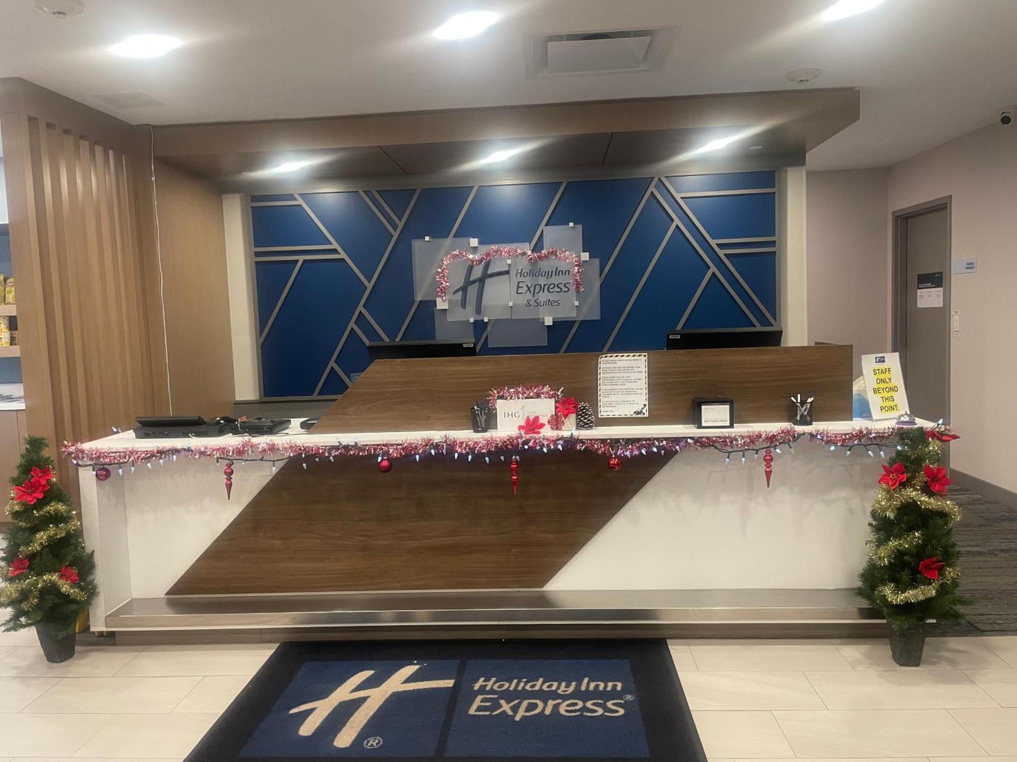 Holiday Inn Express & Suites Huntsville By Ihg Esterno foto