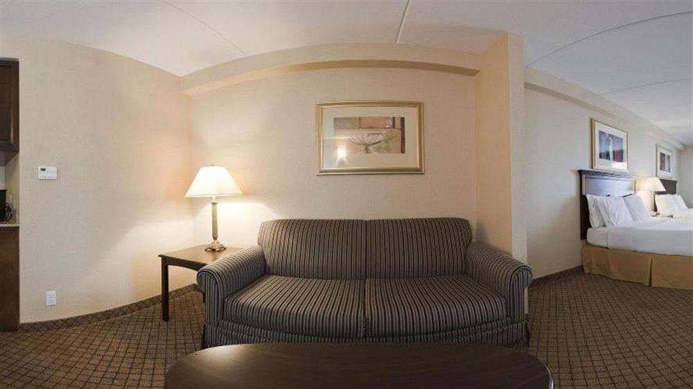 Holiday Inn Express & Suites Huntsville By Ihg Esterno foto